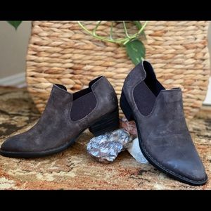 Western  Style Born ankle boot